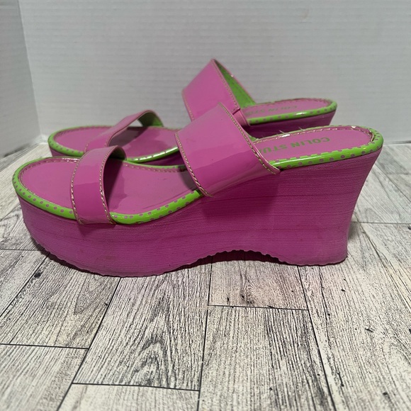 Colin Stuart Shoes - Woman’s Colin Stuart Barbie pink and green trim vintage platform sandals size 7